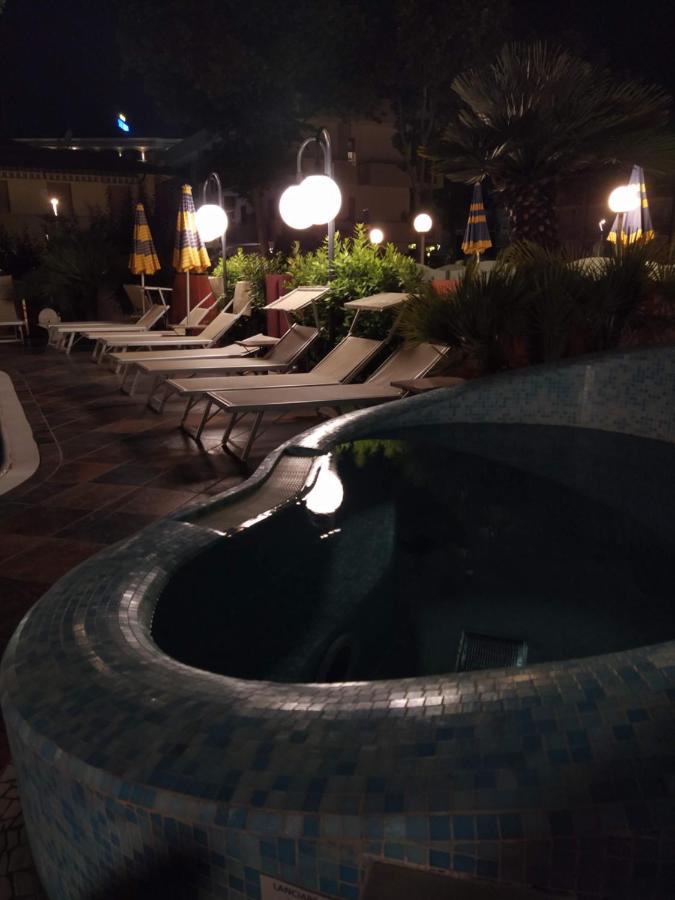 Hotel Prestigio Cesenatico Exterior photo