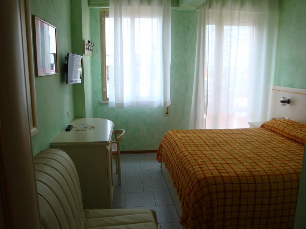 Hotel Prestigio Cesenatico Room photo