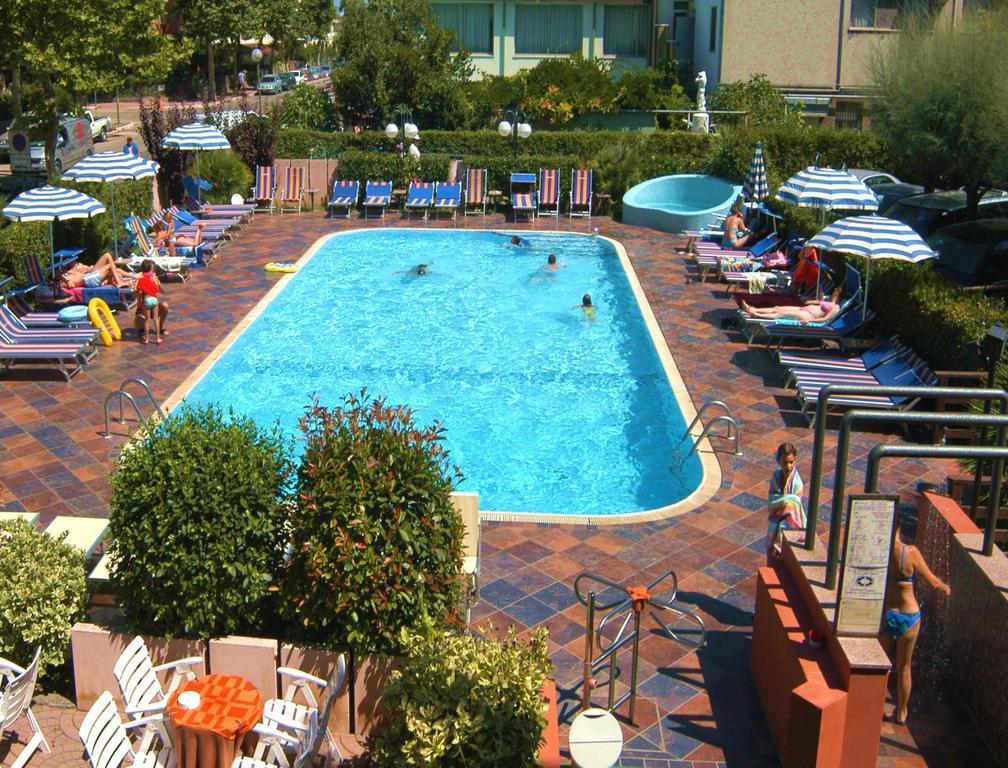 Hotel Prestigio Cesenatico Exterior photo