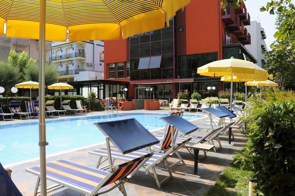 Hotel Prestigio Cesenatico Exterior photo