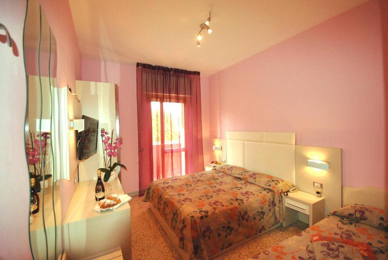 Hotel Prestigio Cesenatico Exterior photo