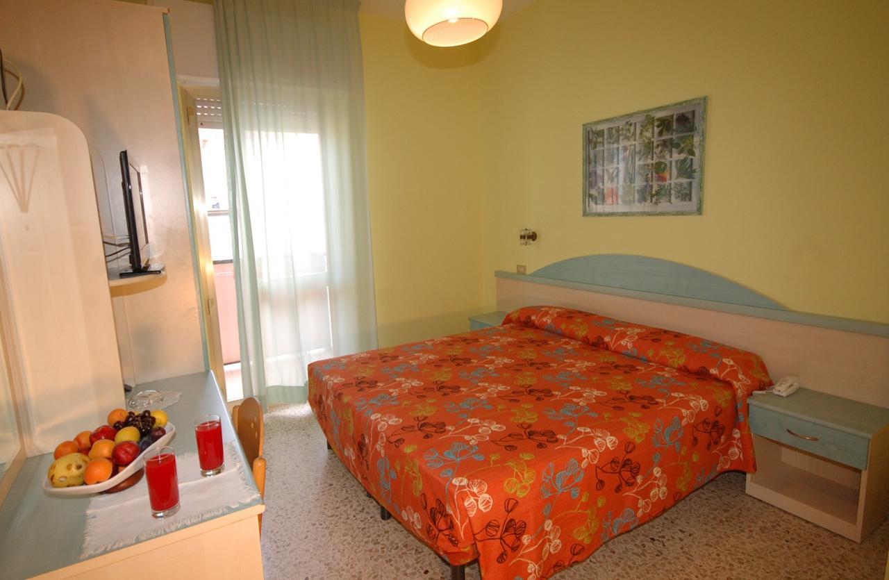 Hotel Prestigio Cesenatico Exterior photo