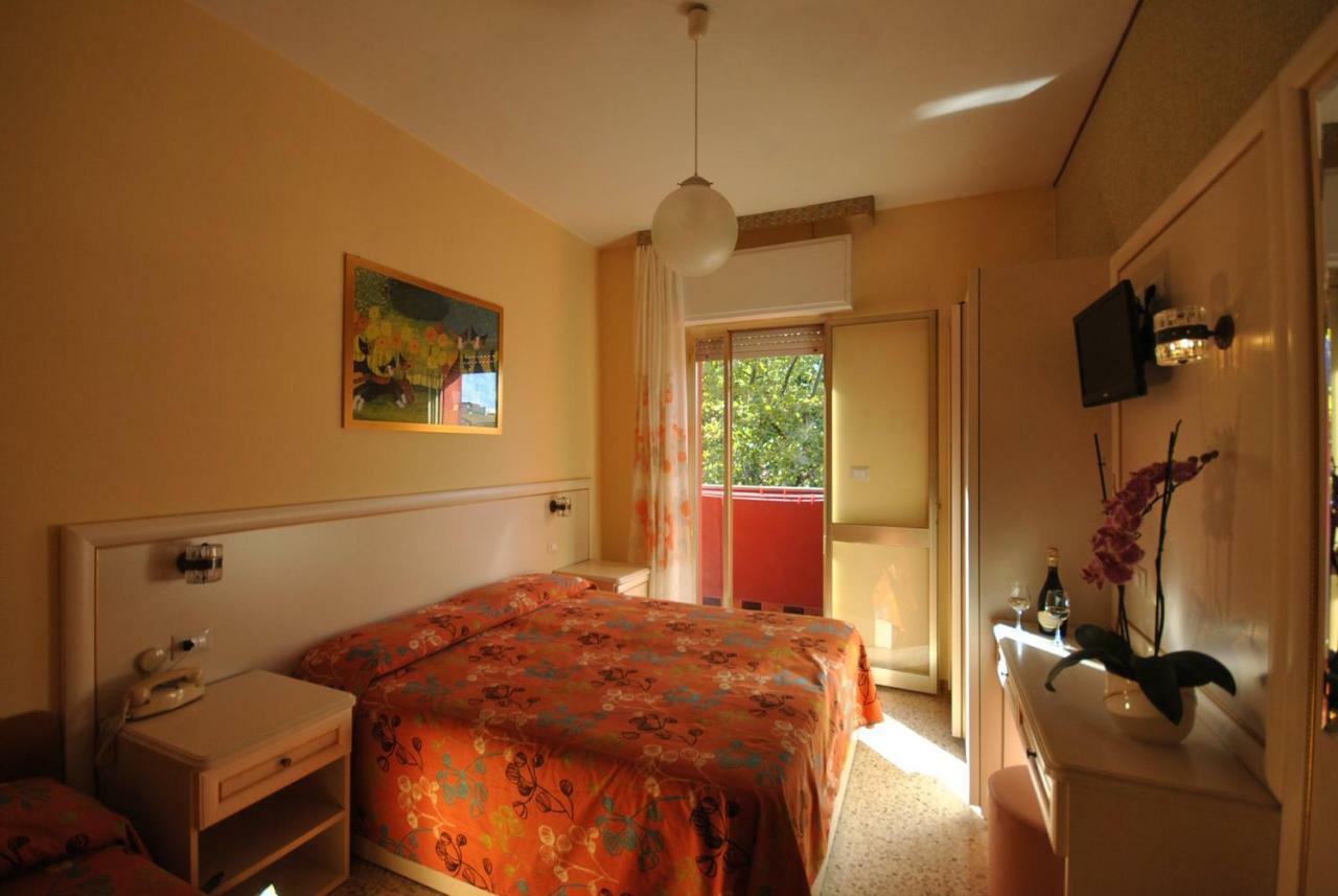 Hotel Prestigio Cesenatico Exterior photo